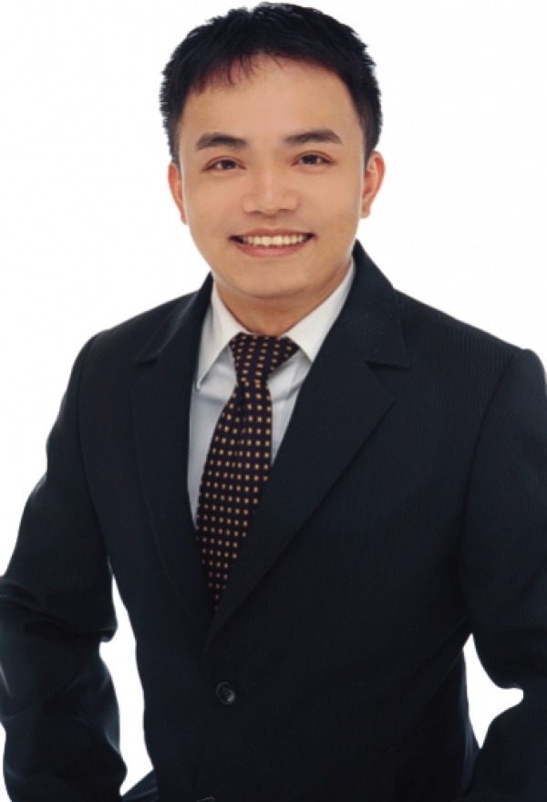 李讚育